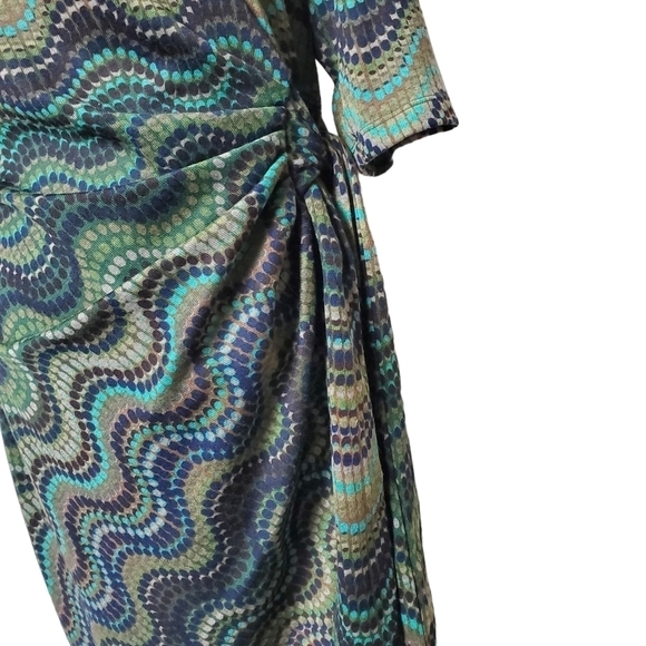 RUCHED Dress with three Quarter Sleeve, Crewneck, Side Tie, Bubble Wave Pattern - Picture 6 of 10